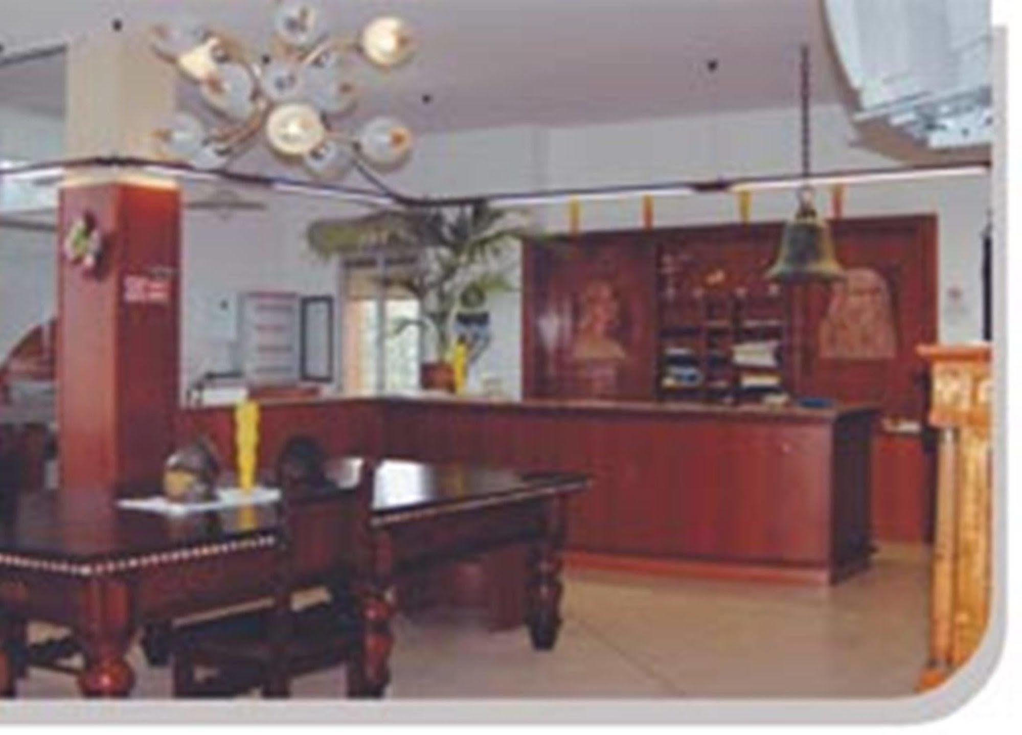 Hotel Parigi Кастель-Сан-П'єтро-Терме Екстер'єр фото